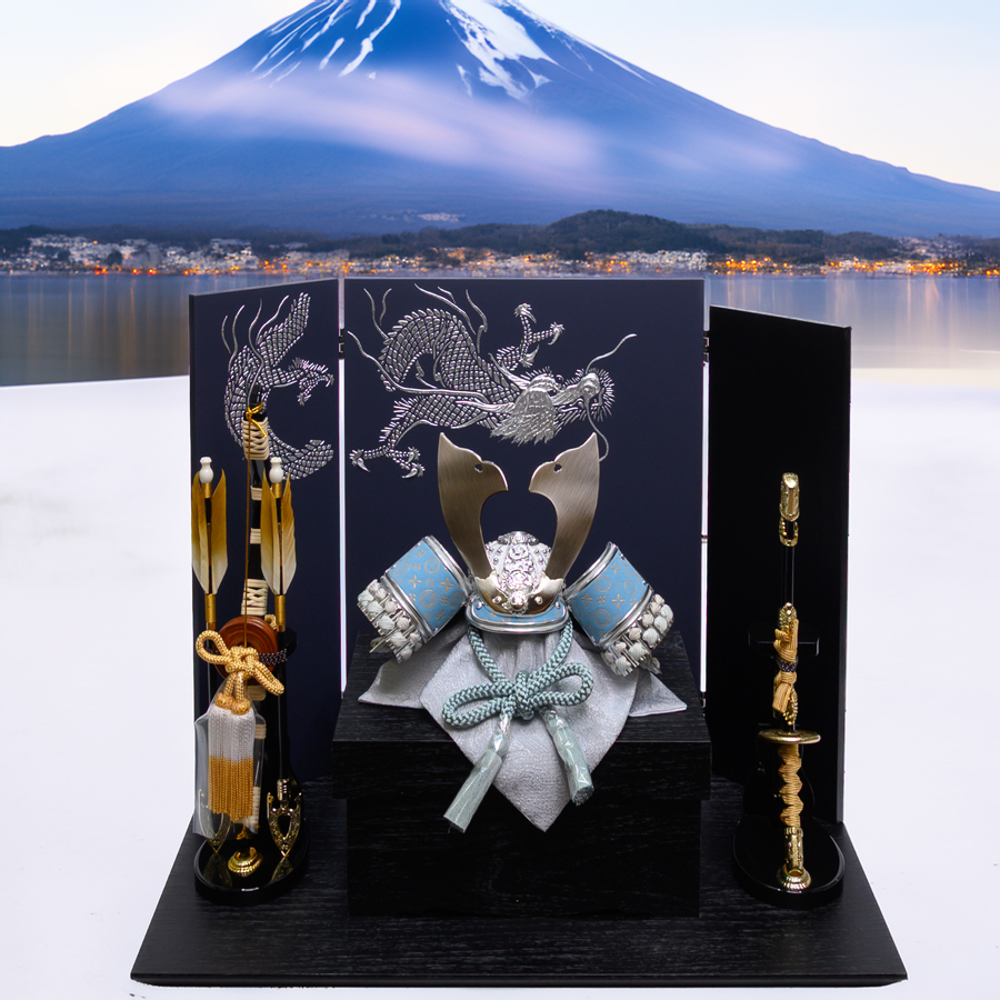 甲州印伝水色富士山柄銀大鍬形5号兜色彩箔銀龍セット3写真