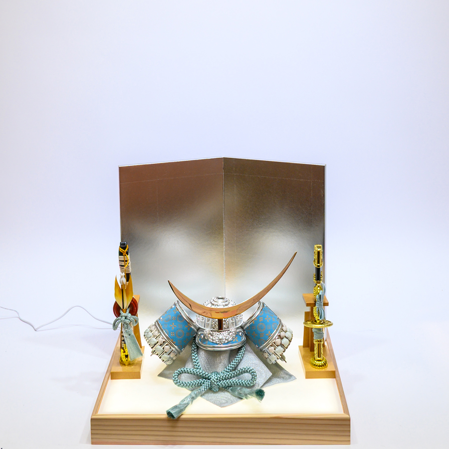 甲州印伝富士山柄水色5号白銀伊達兜LED照明　空