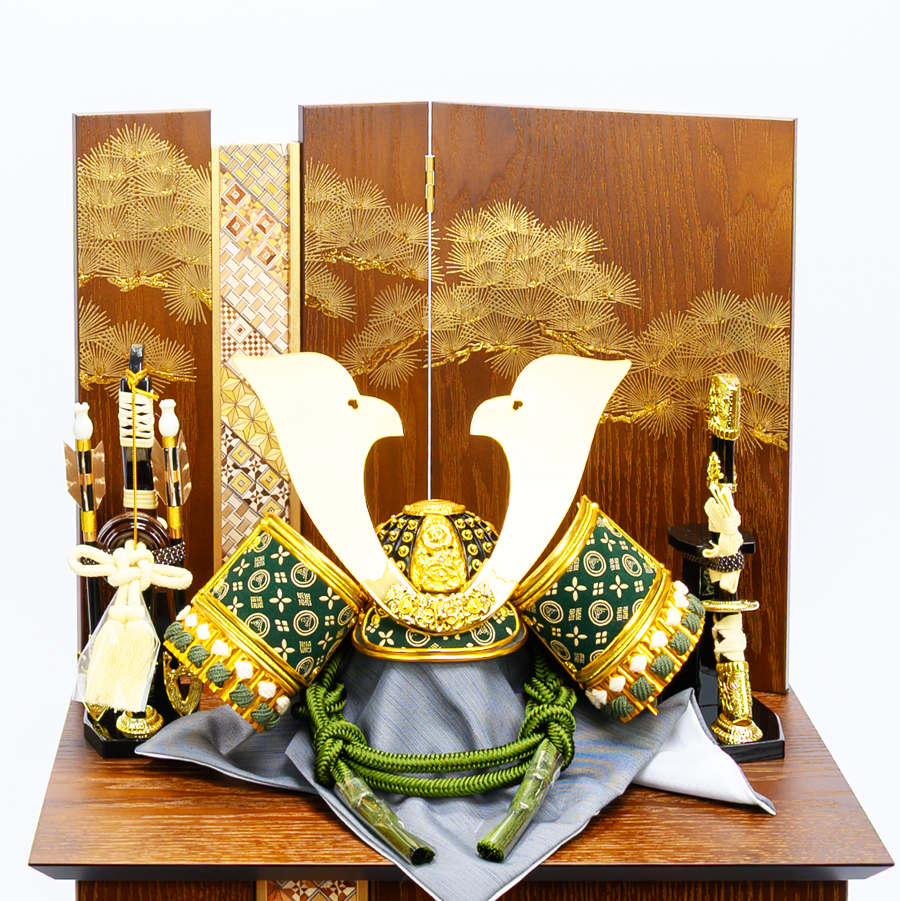 甲州印伝緑富士山柄　8号深川緑大鍬型兜　オーク寄せ木収納飾りセット3写真