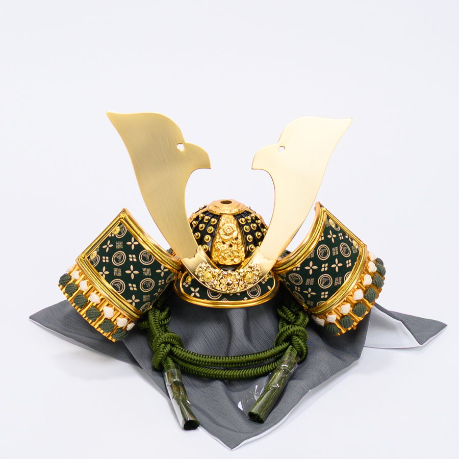 甲州印伝緑富士山柄　8号深川緑大鍬型兜　オーク寄せ木収納飾りセット4写真